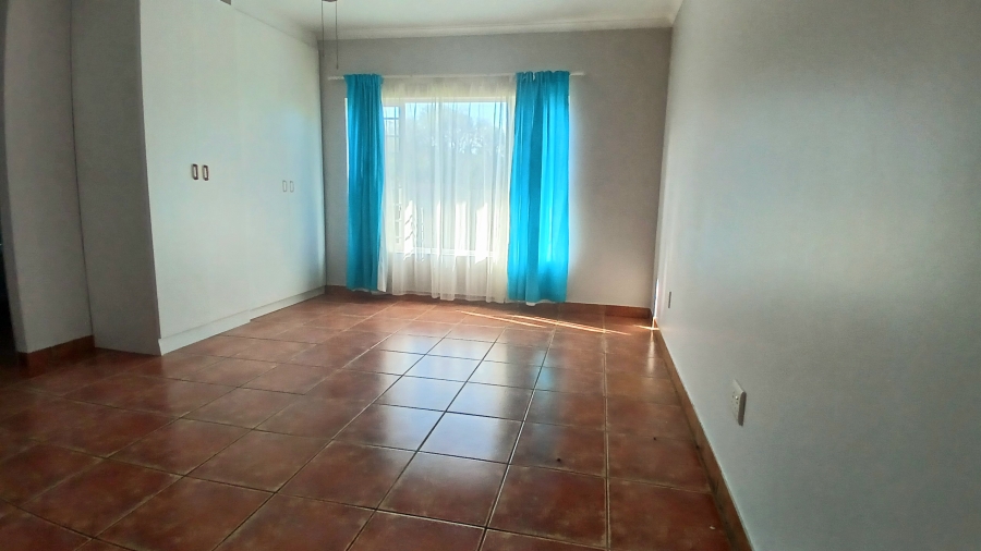 4 Bedroom Property for Sale in Sandbaai Western Cape